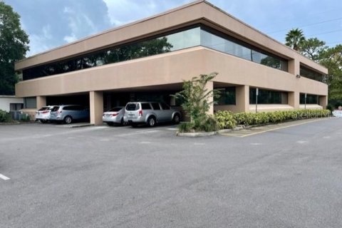 Propiedad comercial en alquiler en Altamonte Springs, Florida, 151.06 m2 № 1112985 - foto 1