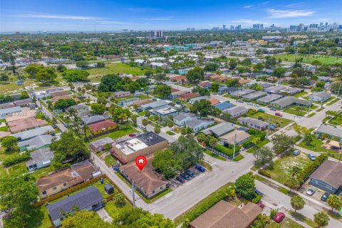 Propiedad comercial en venta en Hollywood, Florida, 293.94 m2 № 2154266 - foto 14