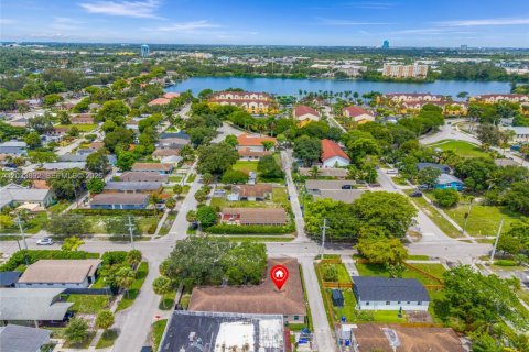 Propiedad comercial en venta en Hollywood, Florida, 293.94 m2 № 2154266 - foto 17