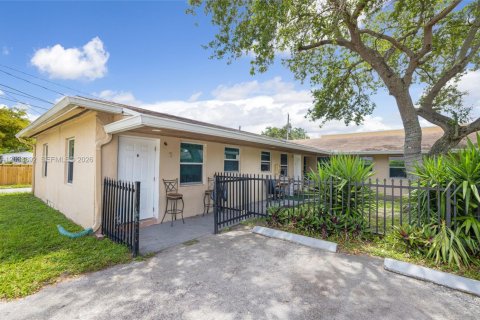 Propiedad comercial en venta en Hollywood, Florida, 293.94 m2 № 2154266 - foto 2