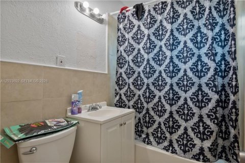 Propiedad comercial en venta en Hollywood, Florida, 293.94 m2 № 2154266 - foto 11
