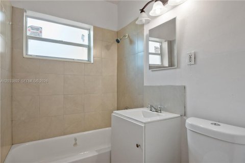 Propiedad comercial en venta en Hollywood, Florida, 293.94 m2 № 2154266 - foto 12