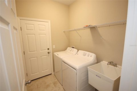 House in Riverview, Florida 3 bedrooms, 192.87 sq.m. № 2222134 - photo 13