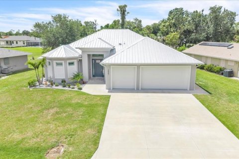 House in Punta Gorda, Florida 4 bedrooms, 203.36 sq.m. № 2236460