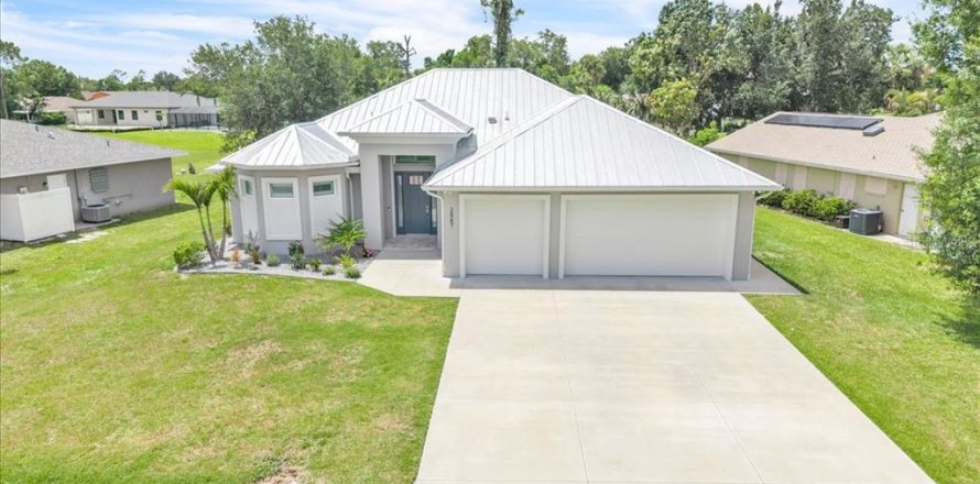 House in Punta Gorda, Florida 4 bedrooms, 203.36 sq.m. № 2236460