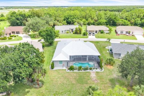 House in Punta Gorda, Florida 4 bedrooms, 203.36 sq.m. № 2236460 - photo 6
