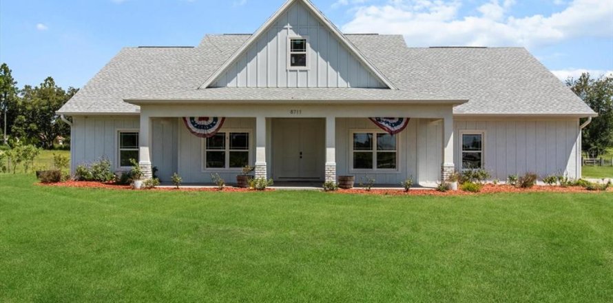 Villa ou maison à Crystal River, Floride 4 chambres, 227.7 m2 № 1911462