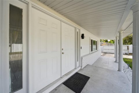Commercial property in Orlando, Florida 181.81 sq.m. № 2094055 - photo 2