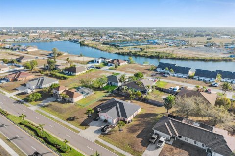 Casa en alquiler en Cape Coral, Florida, 3 dormitorios № 2044446 - foto 27