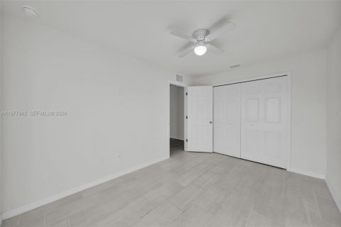 Casa en alquiler en Cape Coral, Florida, 3 dormitorios № 2044446 - foto 14