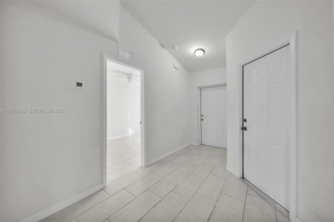 Casa en alquiler en Cape Coral, Florida, 3 dormitorios № 2044446 - foto 15