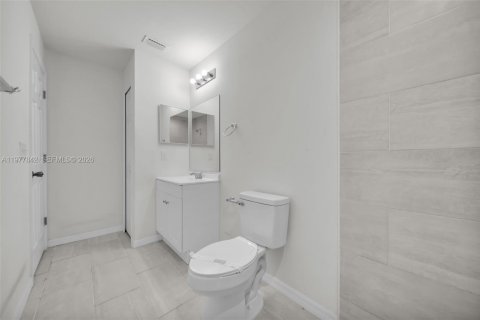 Casa en alquiler en Cape Coral, Florida, 3 dormitorios № 2044446 - foto 19