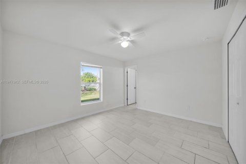 Casa en alquiler en Cape Coral, Florida, 3 dormitorios № 2044446 - foto 16