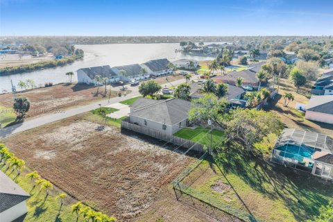 Casa en alquiler en Cape Coral, Florida, 3 dormitorios № 2044446 - foto 26