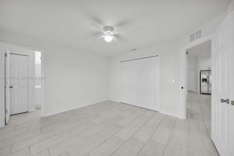 Casa en alquiler en Cape Coral, Florida, 3 dormitorios № 2044446 - foto 17