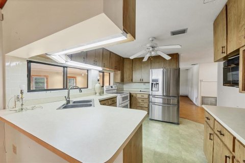 House in Sarasota, Florida 3 bedrooms, 205.69 sq.m. № 1866578 - photo 2