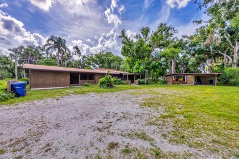 House in Sarasota, Florida 3 bedrooms, 205.69 sq.m. № 1866578 - photo 1