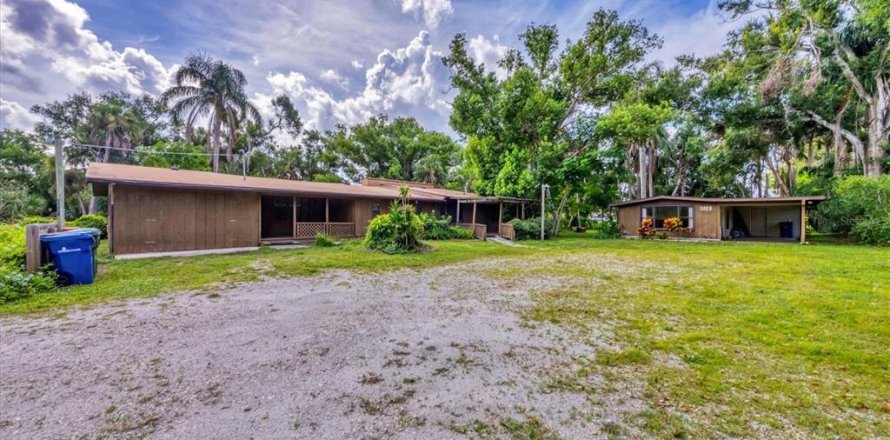 House in Sarasota, Florida 3 bedrooms, 205.69 sq.m. № 1866578