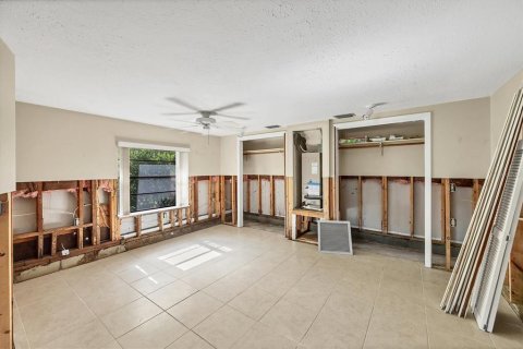 House in Sarasota, Florida 3 bedrooms, 205.69 sq.m. № 1866578 - photo 13