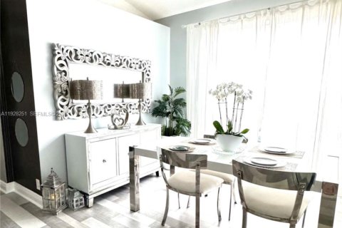 House in Coconut Creek, Florida 3 bedrooms, 165.74 sq.m. № 1987038 - photo 20