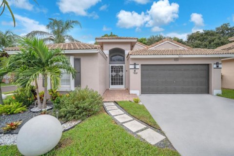 House in Coconut Creek, Florida 3 bedrooms, 165.74 sq.m. № 1987038 - photo 3