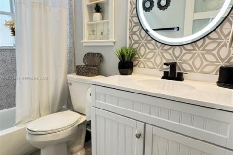 House in Coconut Creek, Florida 3 bedrooms, 165.74 sq.m. № 1987038 - photo 15