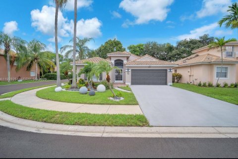 House in Coconut Creek, Florida 3 bedrooms, 165.74 sq.m. № 1987038 - photo 2