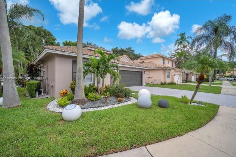 House in Coconut Creek, Florida 3 bedrooms, 165.74 sq.m. № 1987038 - photo 25