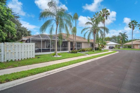 House in Coconut Creek, Florida 3 bedrooms, 165.74 sq.m. № 1987038 - photo 22