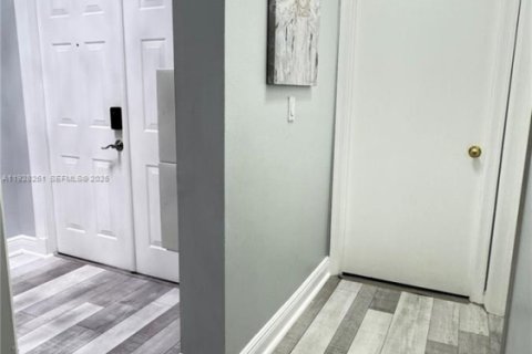 House in Coconut Creek, Florida 3 bedrooms, 165.74 sq.m. № 1987038 - photo 6