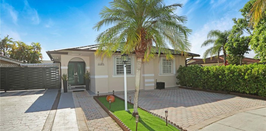 Villa ou maison à Miami, Floride 3 chambres, 160.81 m2 № 1970212