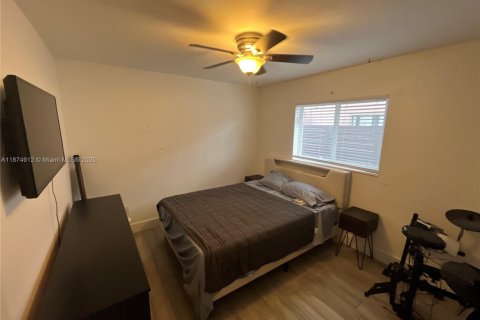 House in Oakland Park, Florida 3 bedrooms, 100.98 sq.m. № 1943485 - photo 9