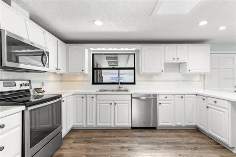 Villa ou maison à vendre à Tarpon Springs, Floride: 4 chambres, 205.04 m2 № 2304565 - photo 13