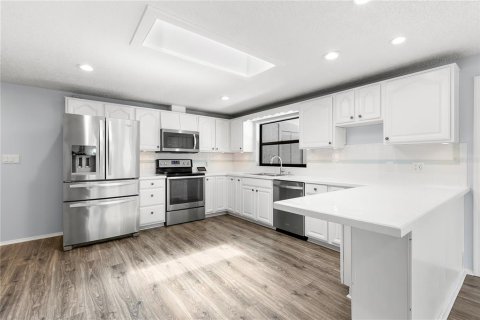 Villa ou maison à vendre à Tarpon Springs, Floride: 4 chambres, 205.04 m2 № 2304565 - photo 11