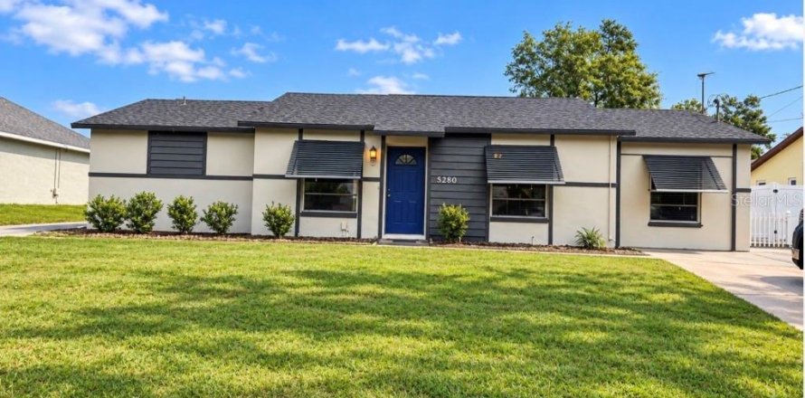 Villa ou maison à Spring Hill, Floride 3 chambres, 133.97 m2 № 2420510