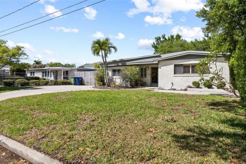 House in Tampa, Florida 3 bedrooms, 130.16 sq.m. № 2203313 - photo 3