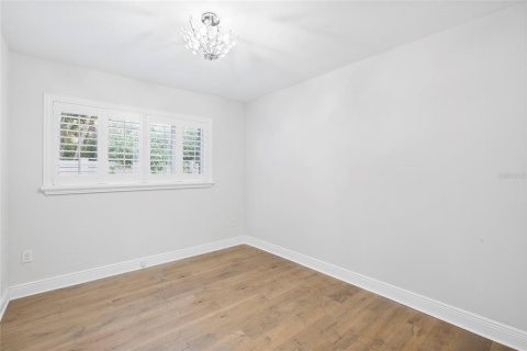 House in Tampa, Florida 3 bedrooms, 130.16 sq.m. № 2203313 - photo 27