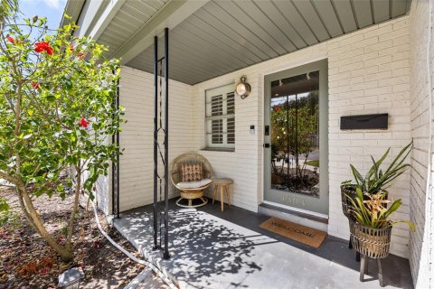 House in Tampa, Florida 3 bedrooms, 130.16 sq.m. № 2203313 - photo 7