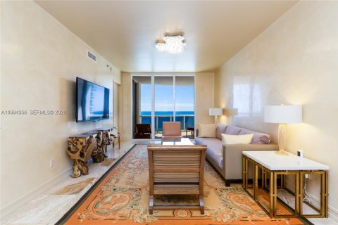 Снять в аренду кондоминиум в Санни-Айлс-Бич, Флорида 3 спальни, 216.18м2, № 2050855 - фото 5