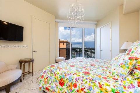 Снять в аренду кондоминиум в Санни-Айлс-Бич, Флорида 3 спальни, 216.18м2, № 2050855 - фото 22