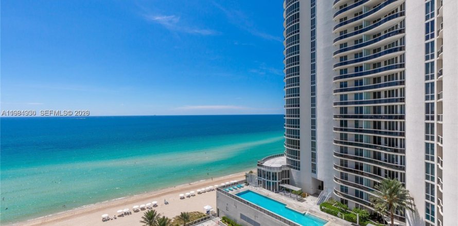 Кондоминиум с 3 спальнями в Санни-Айлс-Бич, Флорида № 2050855