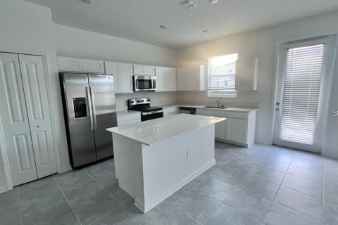 Townhouse in Davenport, Florida 4 bedrooms, 181.53 sq.m. № 1620600 - photo 5