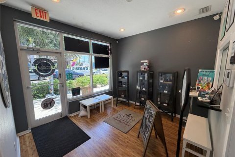 Immobilier commercial à louer à Saint Petersburg, Floride: 157.93 m2 № 2148954 - photo 10