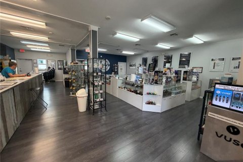 Immobilier commercial à louer à Saint Petersburg, Floride: 157.93 m2 № 2148954 - photo 12