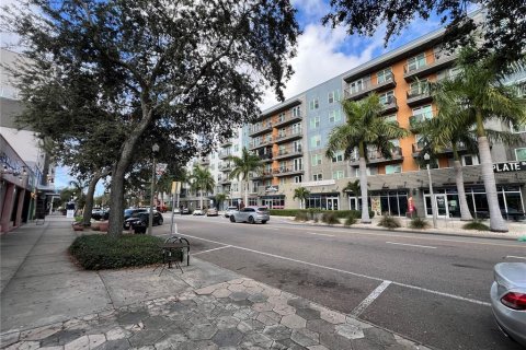 Immobilier commercial à louer à Saint Petersburg, Floride: 157.93 m2 № 2148954 - photo 9