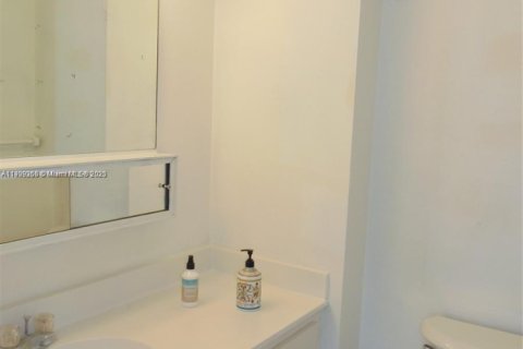 Снять в аренду кондоминиум в Санни-Айлс-Бич, Флорида 1 спальня, 65.96м2, № 1973413 - фото 11