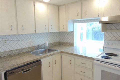 Снять в аренду кондоминиум в Санни-Айлс-Бич, Флорида 1 спальня, 65.96м2, № 1973413 - фото 7