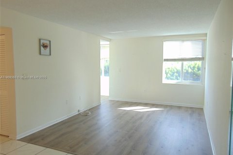 Снять в аренду кондоминиум в Санни-Айлс-Бич, Флорида 1 спальня, 65.96м2, № 1973413 - фото 5