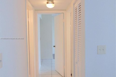 Снять в аренду кондоминиум в Санни-Айлс-Бич, Флорида 1 спальня, 65.96м2, № 1973413 - фото 10