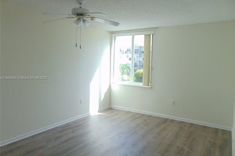 Снять в аренду кондоминиум в Санни-Айлс-Бич, Флорида 1 спальня, 65.96м2, № 1973413 - фото 12